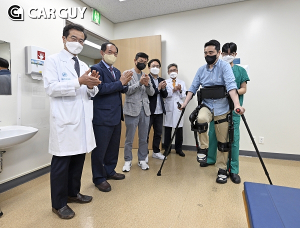 현대자동차 의료용 착용로봇