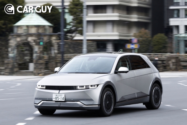 일본 도로를 질주하는 현대차 아이오닉 5