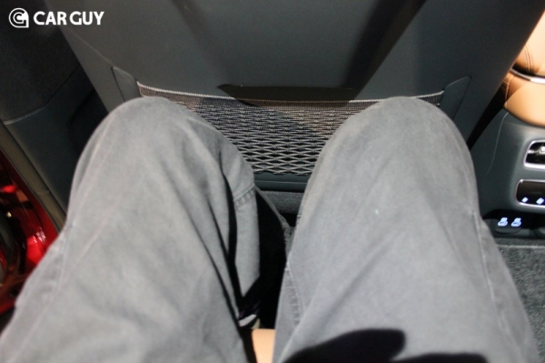 2025 제네시스 GV70 페이스리프트 뒷좌석 레그룸