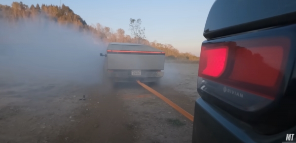 테슬라 사이버트럭 VS 리비안 R1T(출처=모터트렌드)