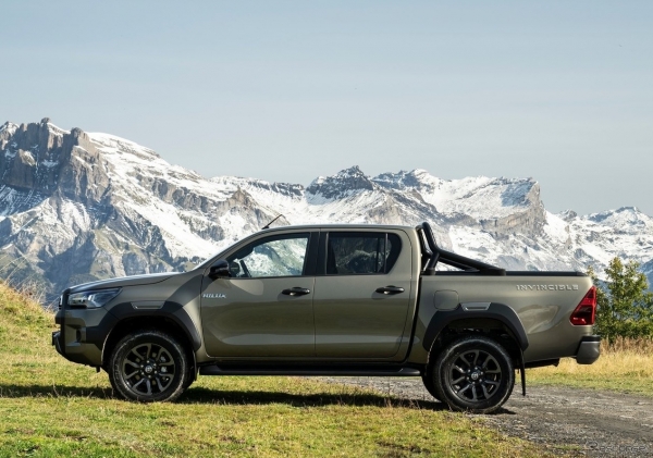 현행 하이럭스 픽업트럭