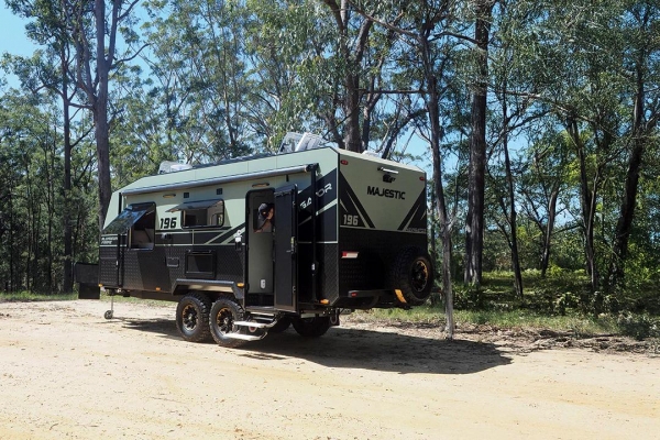 마제스틱 카라반즈 '내비게이터 19'6'