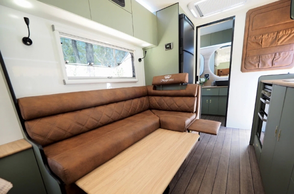 마제스틱 카라반즈 '내비게이터 19'6'(출처=카라반월드)