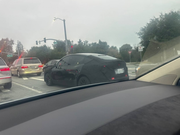 테슬라 모델 Y 주니퍼 스파이샷(출처=@herbertong)