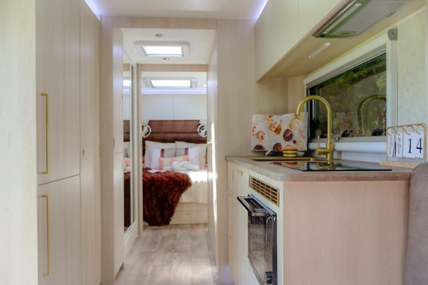 에센셜 카라반스 하이랜더(출처=카라반캠핑세일즈)