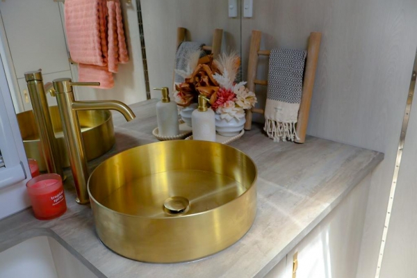 에센셜 카라반스 하이랜더(출처=카라반캠핑세일즈)