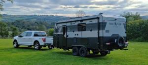 [캠핑카] 작지만 최적 공간..로열 플레어 디자이너 시리즈 19'6 슬라이드 아웃