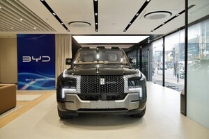 2억원대 대형 전기 SUV 양왕 U8 한국 오나..BYD 송파전시장 등장